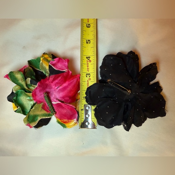 4 Silk Floral Pins Set - Black, Multicolor - Picture 6 of 7